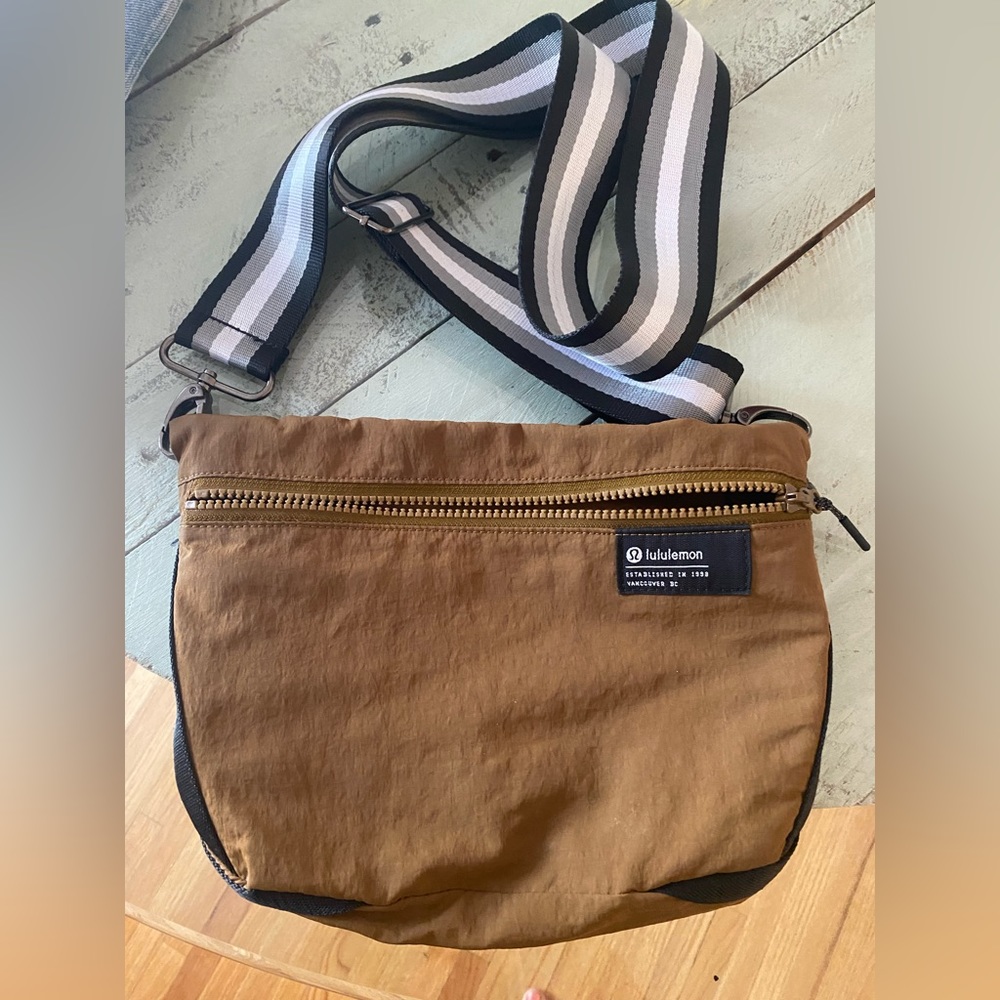 Lululemon crossbody